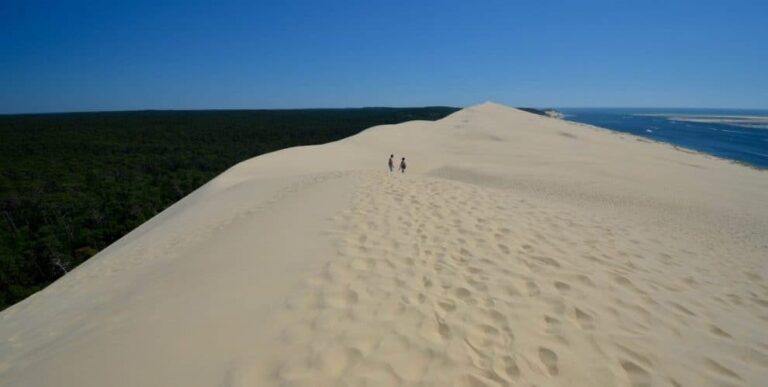 Climbing Europe’s Highest Sand Dune – Dune du Pilat (Pyla)