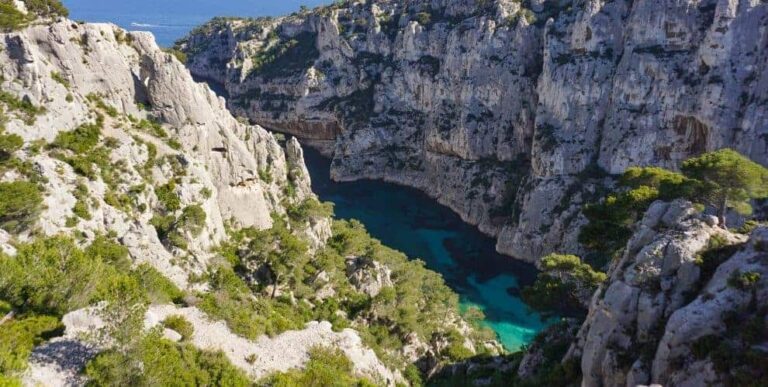 Hiking the Calanques de Cassis in Provence, France