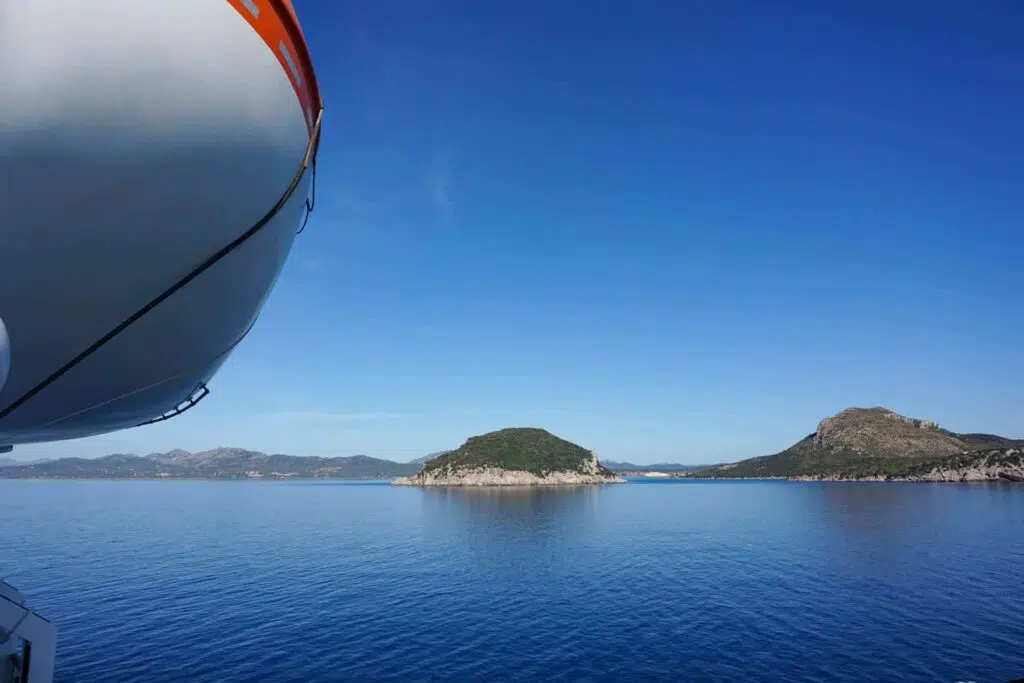 Ferry to Sardinia. How to get to Sardinia.