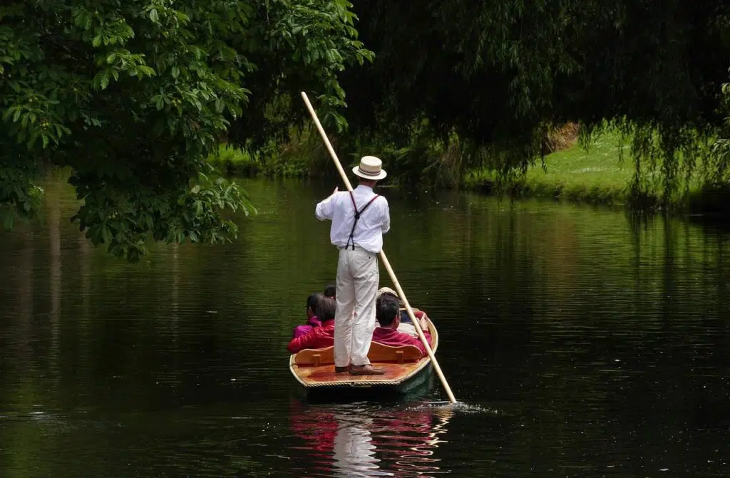 Punting on the Avon River in Christchurch. Things to do in Christchurch for kids.