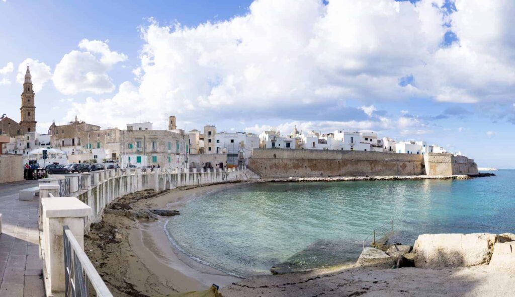 Best towns in Puglia Italy. Things to do in Monopoli.