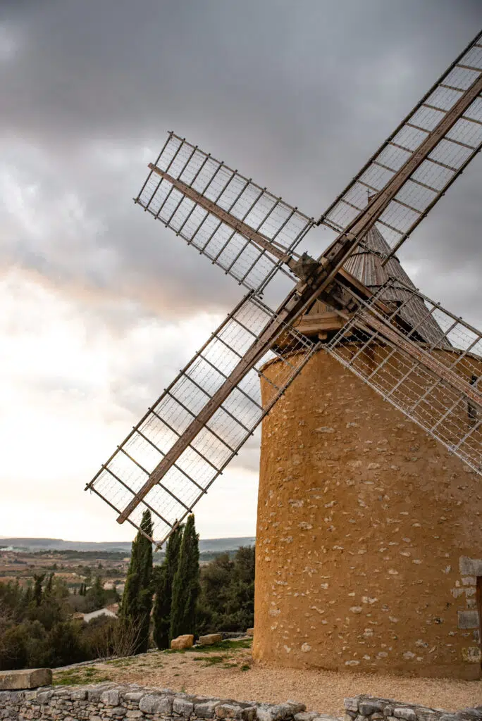 Windmill in Saint-Saturnin-dʼApt, Provence, France