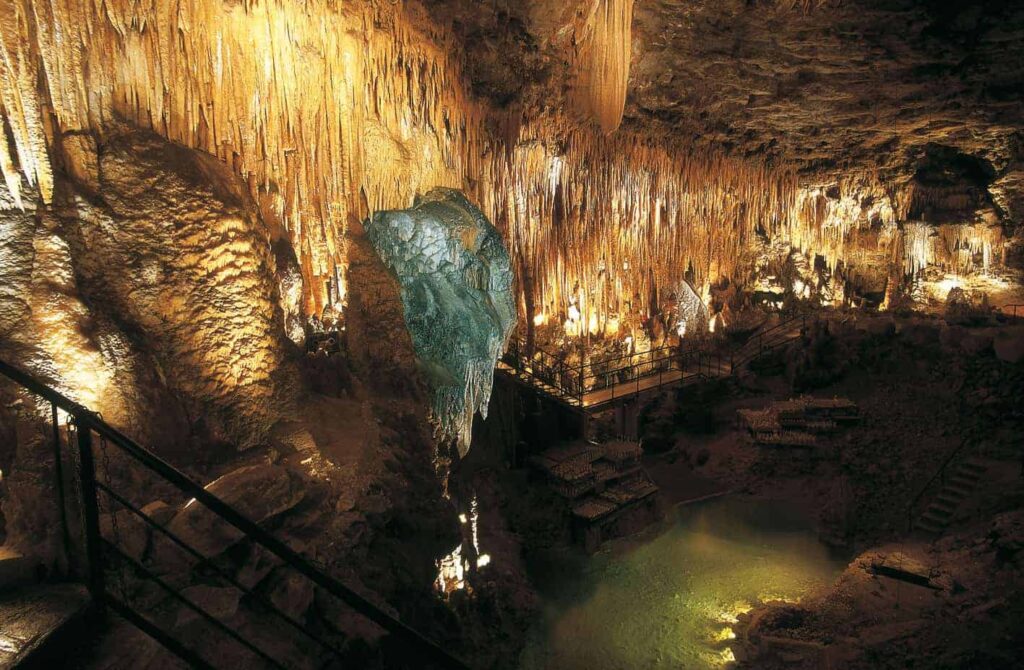 Best caves of the Dordogne.