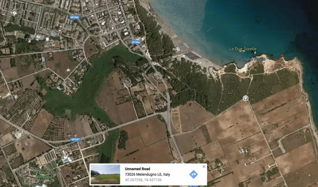 Where to park at Torre Dell'Orso Beach
