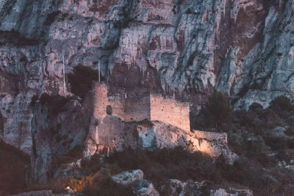 Château des Evèques, Fontaine de Vaucluse, Provence, France