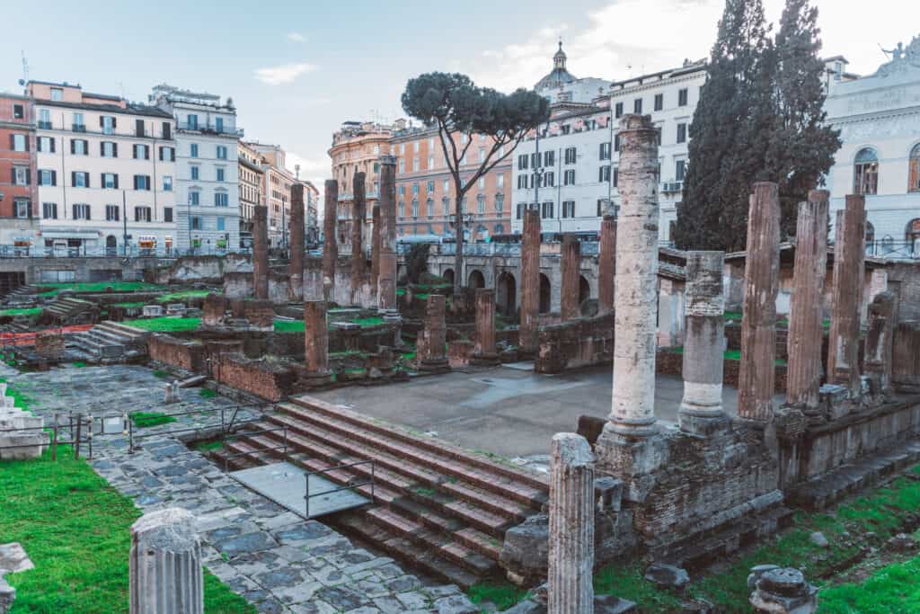 Largo di Torre Argentina