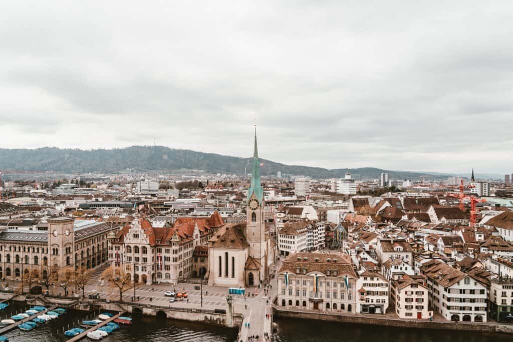 Zurigo, in Svizzera, è una bellissima città europea da visitare a dicembre