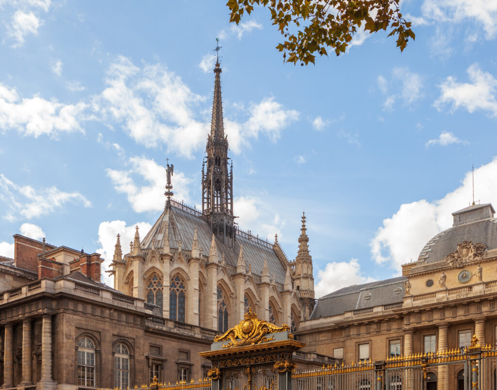famous french landmarks to visit