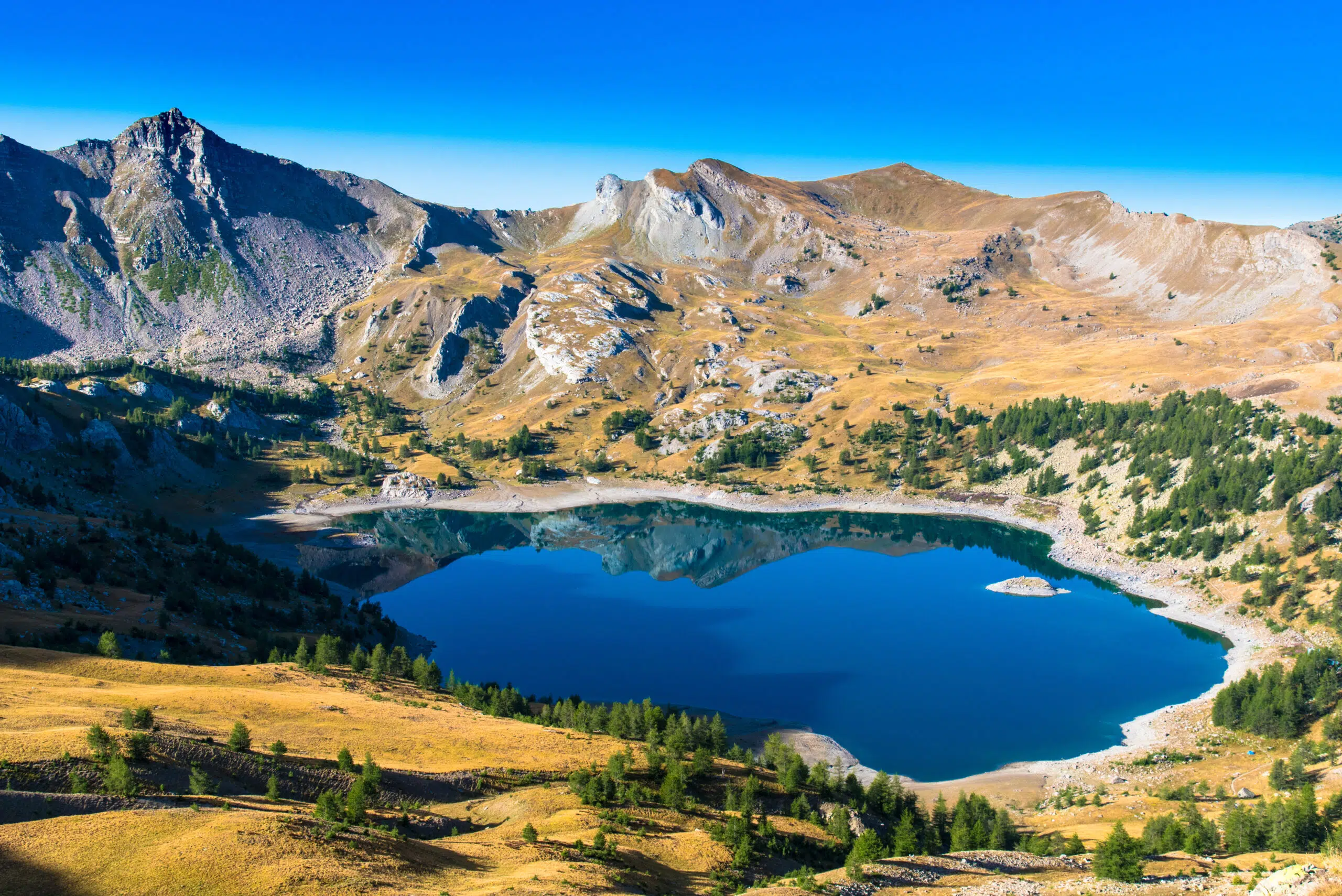 Best lakes in France