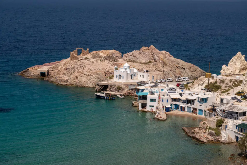 Best Places to Stay in Milos, Greece Le Long Weekend